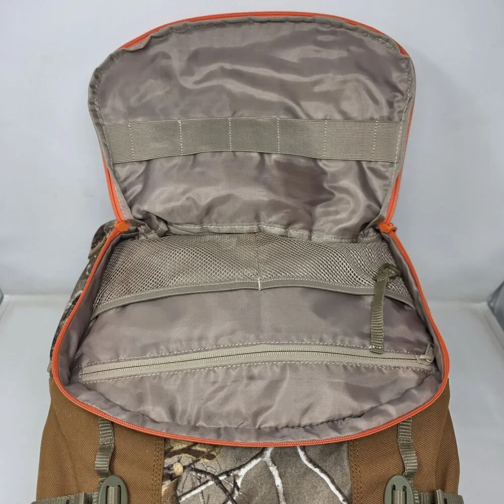 Carhartt Hunt Day Pack Realtree Xtra Camouflage Backpack 21 Liter Camping NWOT
